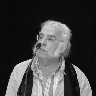 Retrato en blanco y negro de AgustÍn GarcÍa Calvo