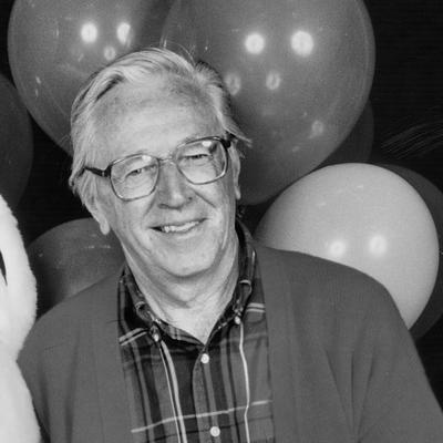 Retrato en blanco y negro de Charles Monroe Schulz