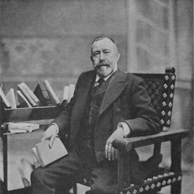 Retrato en blanco y negro de Eugenio SellÉs