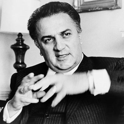 Retrato en blanco y negro de Federico Fellini