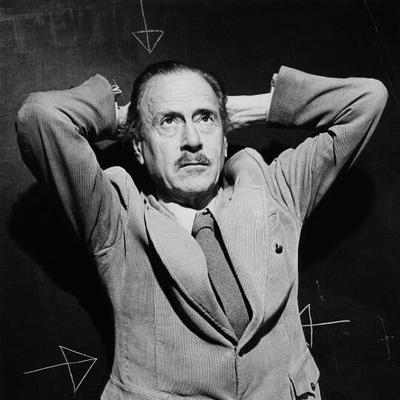 Retrato en blanco y negro de Herbert Marshall Mcluhan