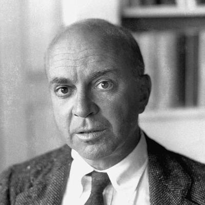 Retrato en blanco y negro de John Dos Passos