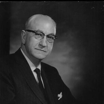 Retrato en blanco y negro de Karl A. Menniger