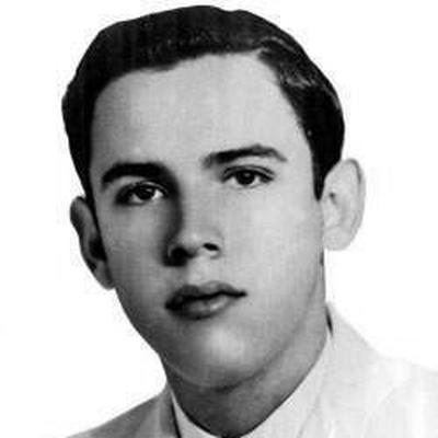 Retrato en blanco y negro de Luis Montes De Oca