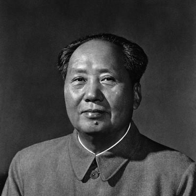 Retrato en blanco y negro de Mao Zedong