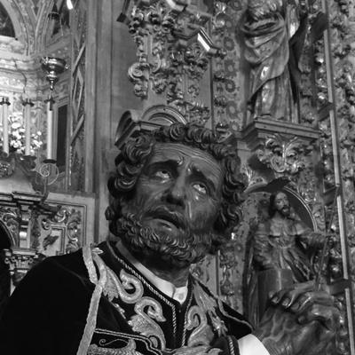 Retrato en blanco y negro de San Pedro
